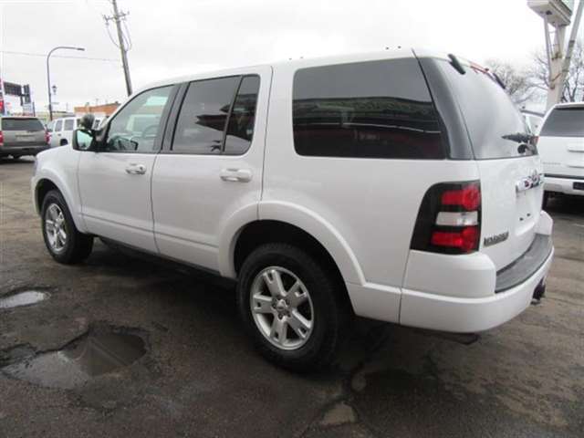 Ford Explorer 2010 photo 2